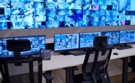 Videoüberwachung und Einbruchmeldetechnik in einer Leitwarte